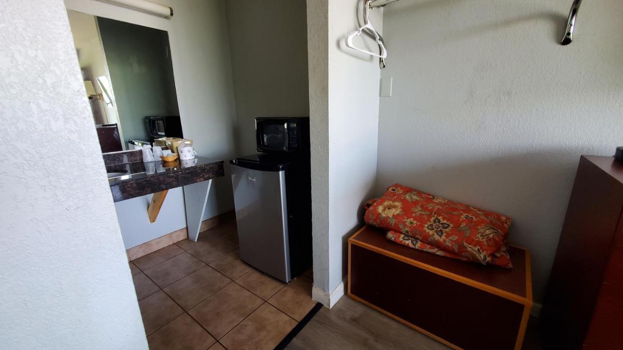 Starway Motel 2*